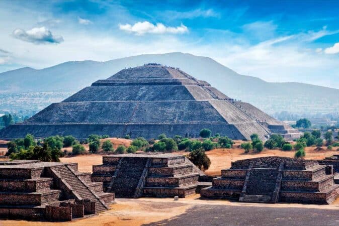 teotihuacan pyramid of the sun-MEXICO